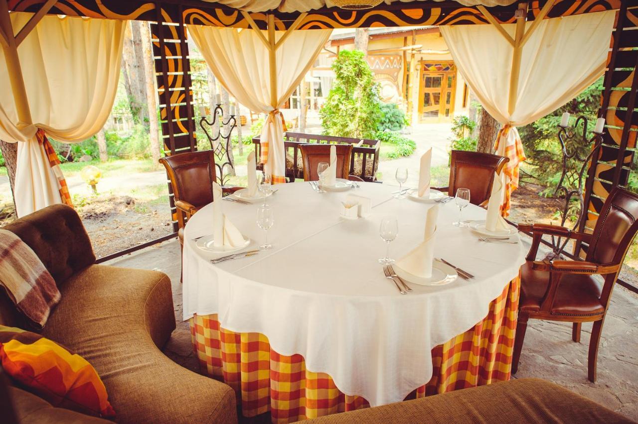 Hotel Трипільське Сонце Podgortsy  Exterior foto